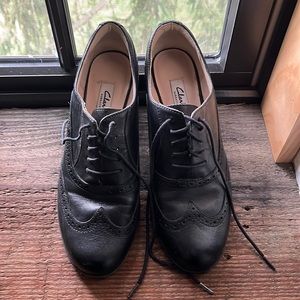 Clarks Narrative black leather oxfords size 8 womens